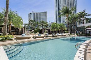 Studio At Sorrento S- Fontainebleau Miami Beach 1 Bedroom Home by RedA