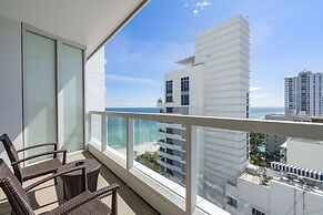 Studio At Sorrento S- Fontainebleau Miami Beach 1 Bedroom Home by Reda