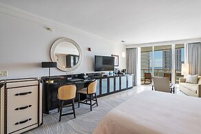 Studio At Sorrento S- Fontainebleau Miami Beach 1 Bedroom Home by RedA