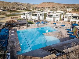 11 At Bloomington Country Club 4 Bedroom Townhouse by RedAwning