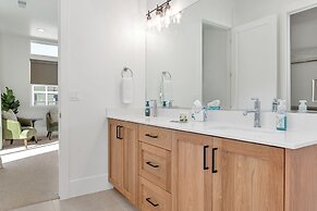 11 At Bloomington Country Club 4 Bedroom Townhouse by RedAwning