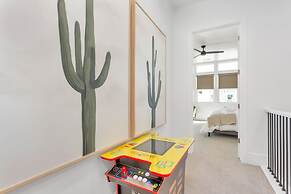 11 At Bloomington Country Club 4 Bedroom Townhouse by RedAwning