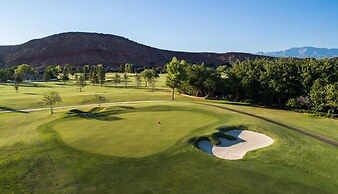 11 At Bloomington Country Club 4 Bedroom Townhouse by RedAwning