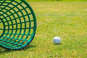 Fabulous Golf Course View Private Pool Game Room! 7 Bedroom Home by Re