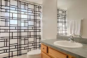 Fabulous Golf Course View Private Pool Game Room! 7 Bedroom Home by Re