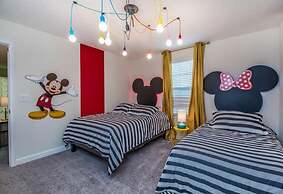 New! Champions Gate Huge Space For 16! 8 Bedroom Villa by Redawning