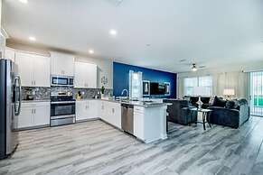 New! Champions Gate Huge Space For 16! 8 Bedroom Villa by Redawning