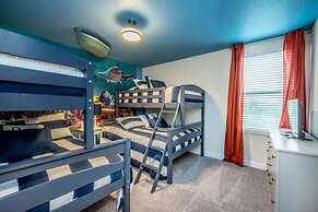 New! Champions Gate Huge Space For 16! 8 Bedroom Villa by Redawning