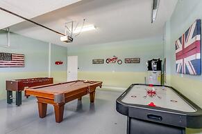 Best Resort In Disney Area! 6 Bedroom Villa by RedAwning