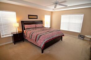 Perfect For Your Family! 4 Bedroom Villa by Redawning