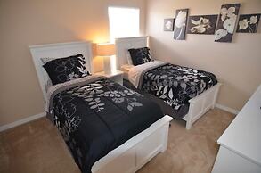 Perfect For Your Family! 4 Bedroom Villa by Redawning