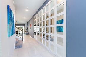 Orlando Newest Resort Community Town 5 Bedroom Townhouse by RedAwning
