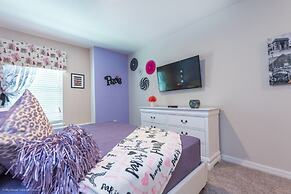 Orlando Newest Resort Community Town 5 Bedroom Townhouse by RedAwning