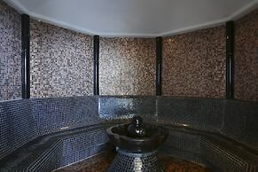 Alexandra Elegance Bridging Generations