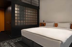 Globe Runner Rooms & Dorms
