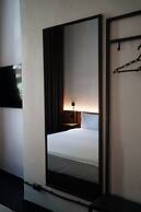 Globe Runner Rooms & Dorms