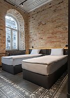 Globe Runner Rooms & Dorms