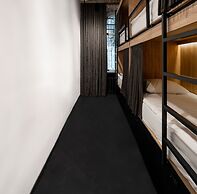 Globe Runner Rooms & Dorms