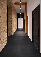 Globe Runner Rooms & Dorms