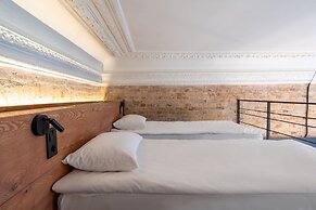 Globe Runner Rooms & Dorms