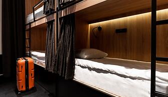 Globe Runner Rooms & Dorms