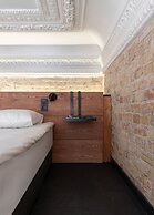 Globe Runner Rooms & Dorms