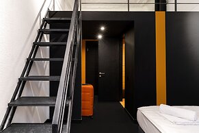 Globe Runner Rooms & Dorms