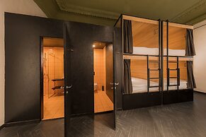 Globe Runner Rooms & Dorms