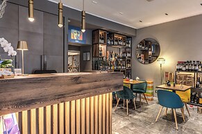 Apollo Boutique Hotel