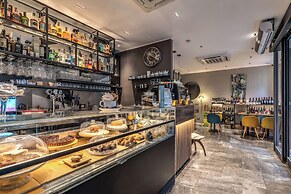 Apollo Boutique Hotel