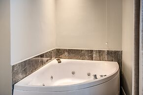 Apollo Boutique Hotel