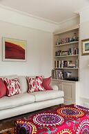 Albert Bridge Road II by Onefinestay
