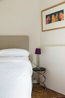 Albert Bridge Road II by Onefinestay