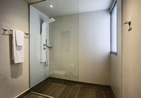 Hampton by Hilton David