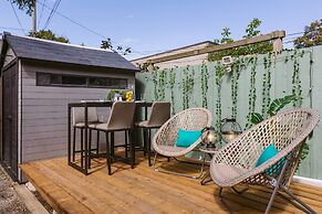 Homey & Elegant 3-bedroom House in the Annex