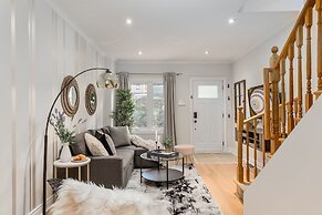 Homey & Elegant 3-bedroom House in the Annex