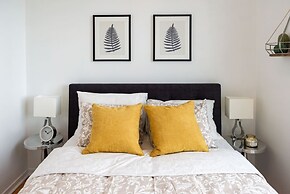 Elegant & Modern 2-bedroom Condo