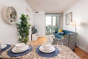 Elegant & Modern 2-bedroom Condo