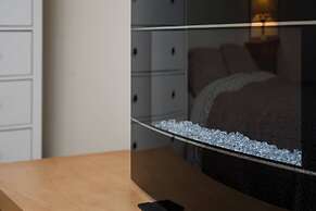 Cozy Basement Studio