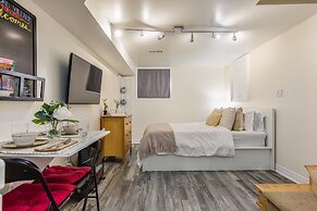 Cozy Basement Studio