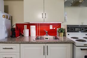 Cozy Basement Studio