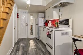 Cozy Basement Studio