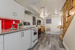 Cozy Basement Studio