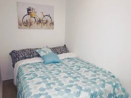 Luxury Open-concept & Lake View