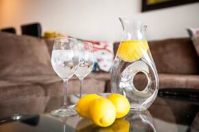 Luxury Open-concept & Lake View