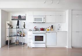 Luxury Open-concept & Lake View