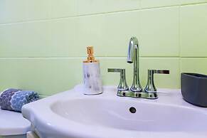 Colourful 2-bedroom Apartment