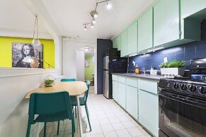 Colourful 2-bedroom Apartment