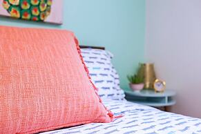 Colourful 2-bedroom Apartment