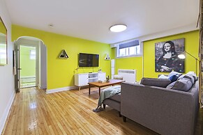 Colourful 2-bedroom Apartment